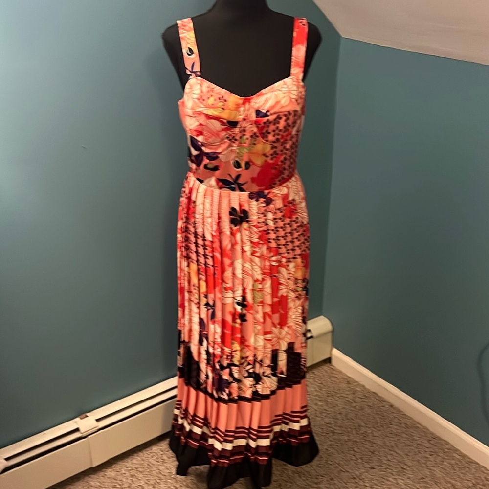 NWT Dalia McPhee Floral Printed Pleated Midi Dress Size Medium - Picture 2 of 16